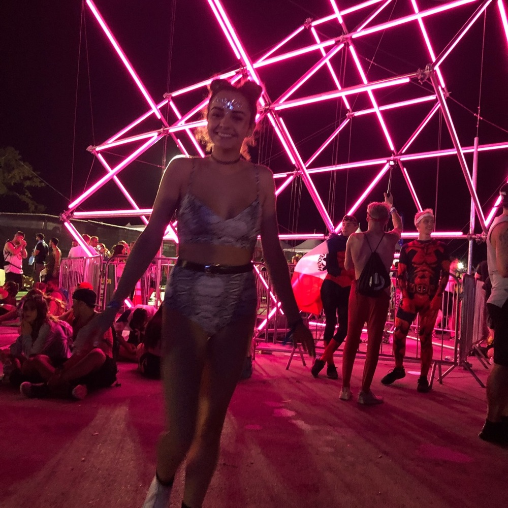 Meet your Posher, Julia